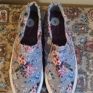 Blowfish floral slip on shoes 9